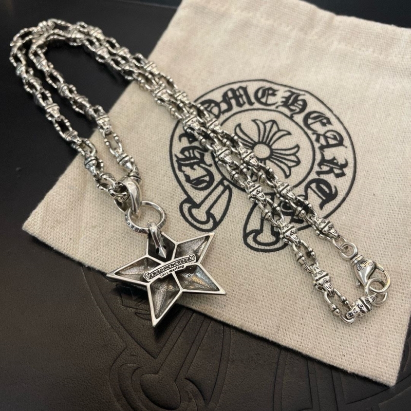 Ch*0me He**ts necklaces
